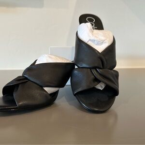 Calvin Klein Women's Genuine Leather Omarion Black Slide Sandals